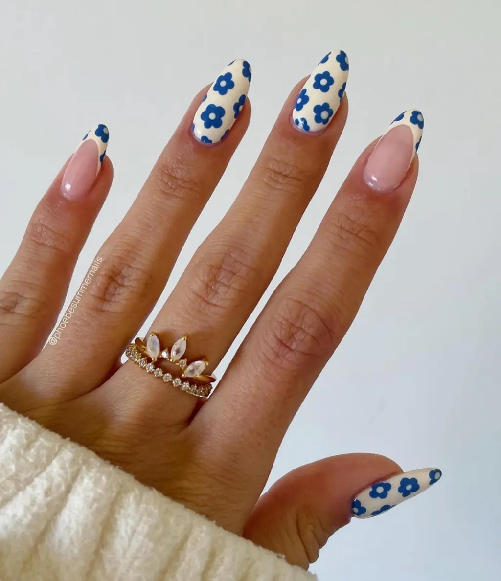 Retro Floral June Nails