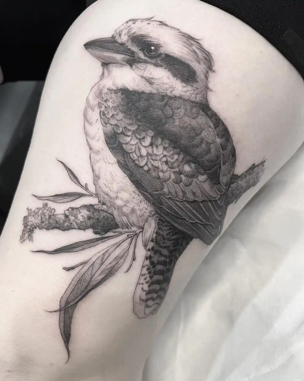 Realistic Bird Thigh Tattoos for Women