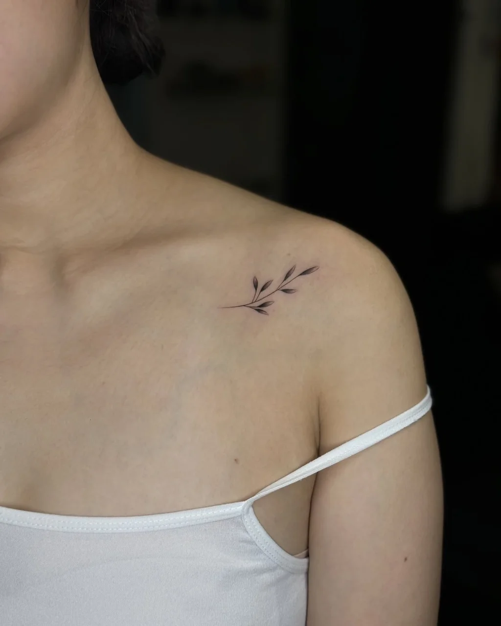 Minimal Branch Collarbone Tattoos for Women