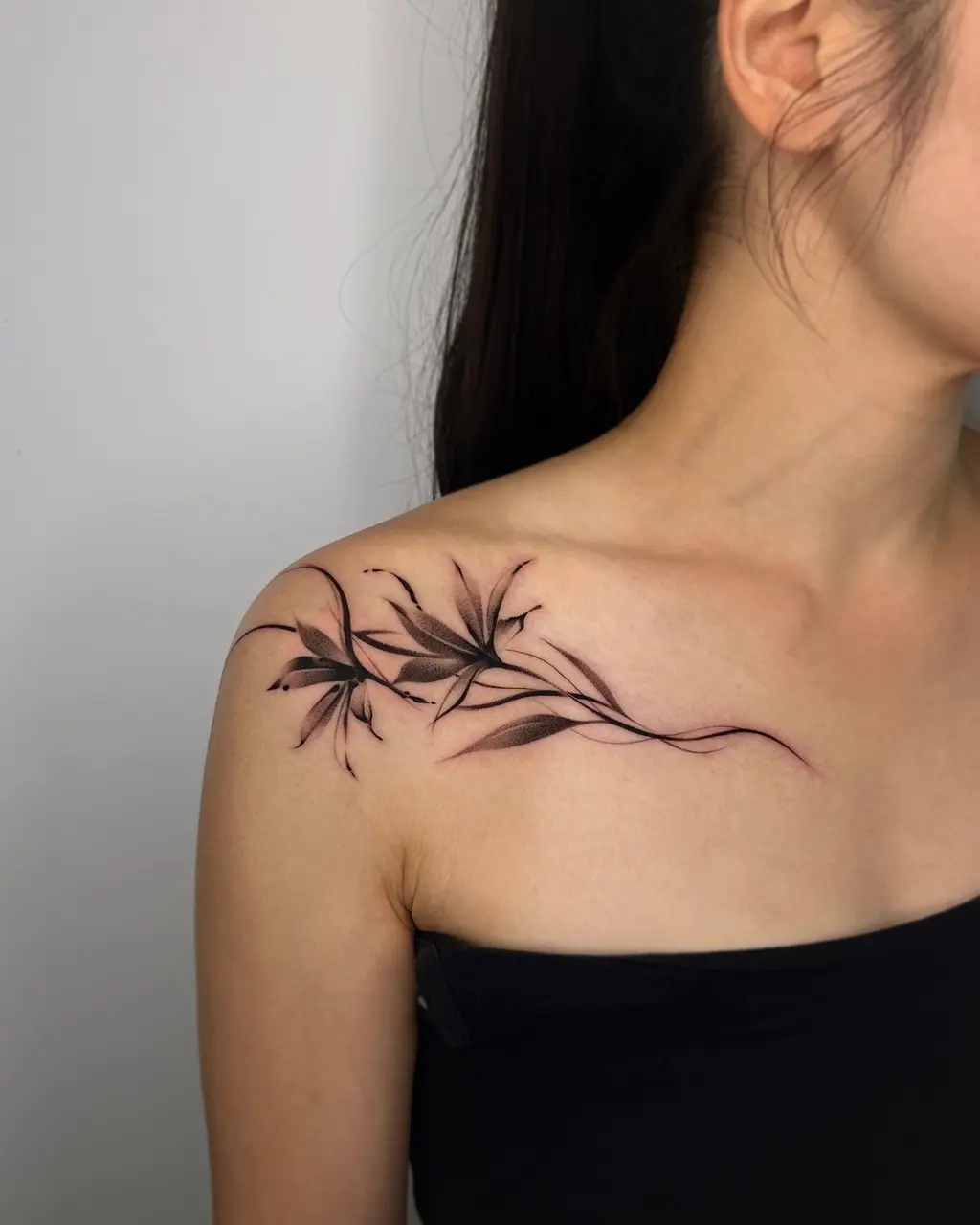 Abstract Leaves Collarbone Tattoos for Women