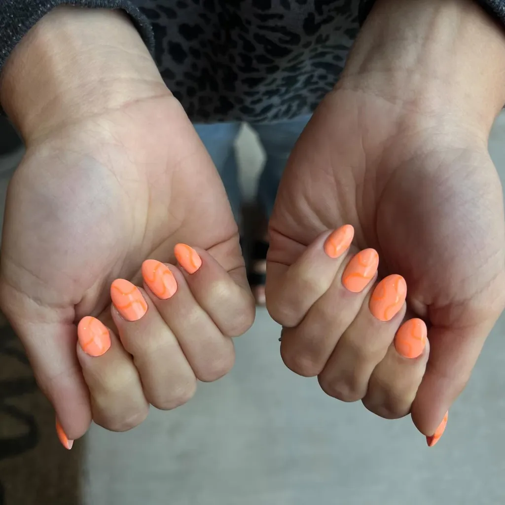 Monochrome Wave Orange Nails